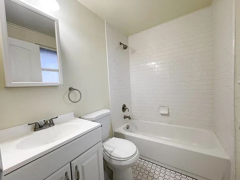 1466 Reed St — Photo 9