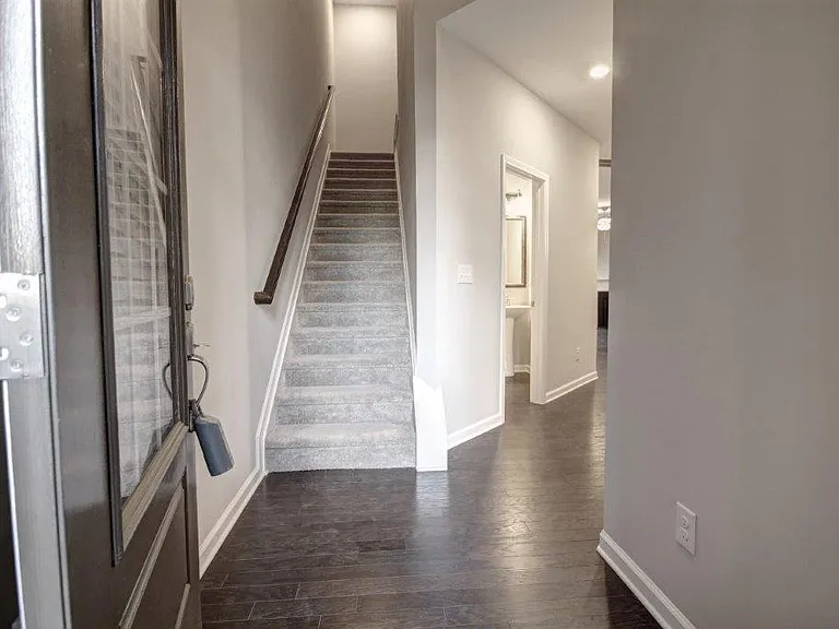 521 Coral St — Photo 7