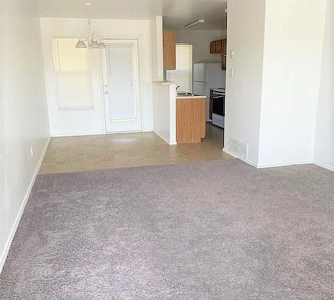 3rd image of 401 Creek St APT A