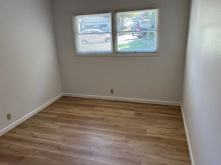 140 George Cir — Photo 15