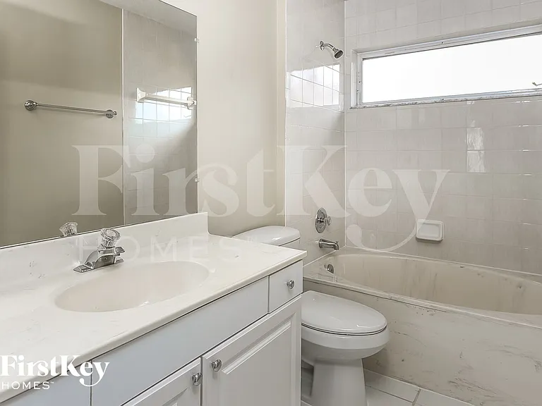 6484 Robinson St — Photo 13