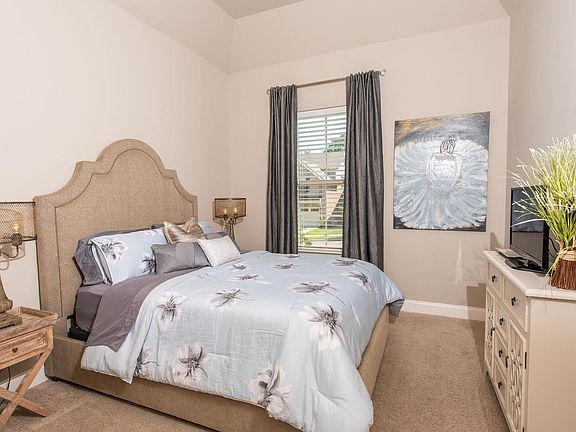 3rd image of 9060 Macauley Ln