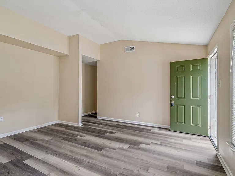2064 Willow Wood Ave — Photo 12