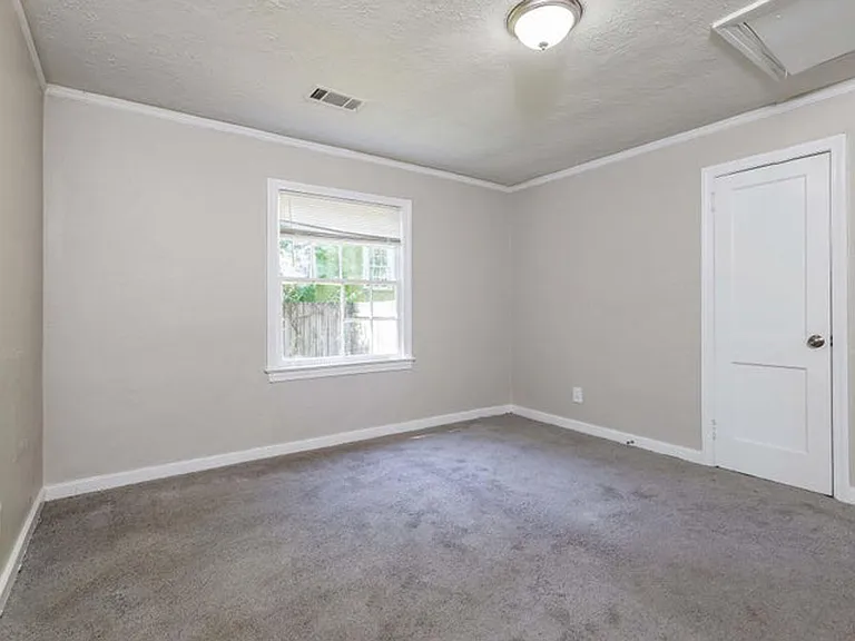 701 Cedarhurst Rd — Photo 13