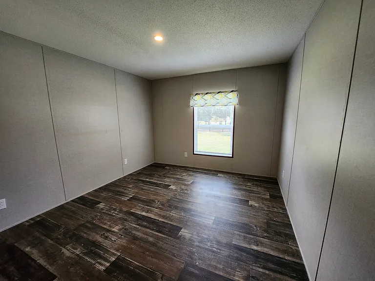 30408 Eastport Dr — Photo 17
