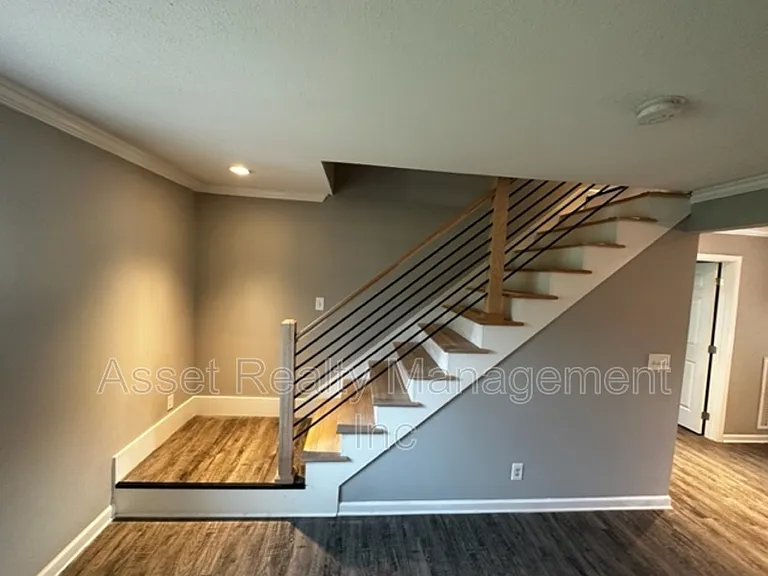 2208 Sanderson Rd — Photo 9