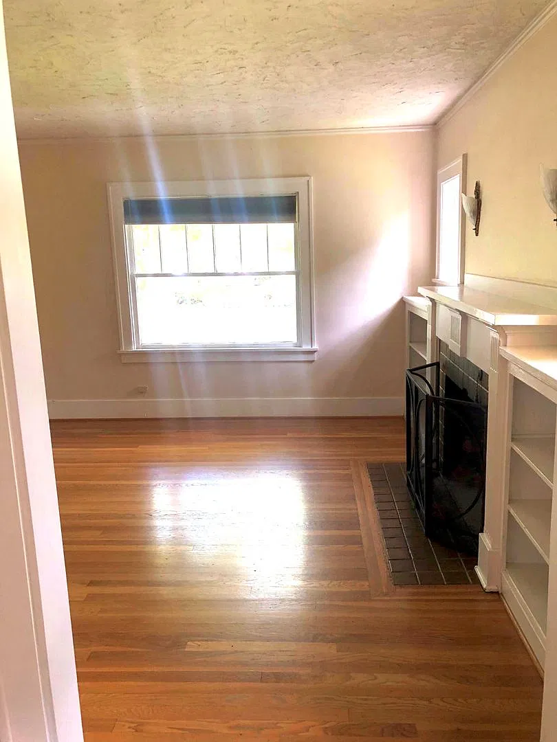 Charming Light Filled Corner Lot Bungalow in Rose City Neighborhood with Hardwoods & Fenced Backy... — Photo 4