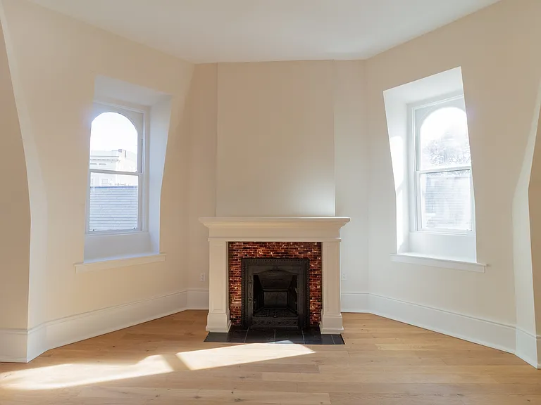 17 N Pearl St #4 — Photo 7