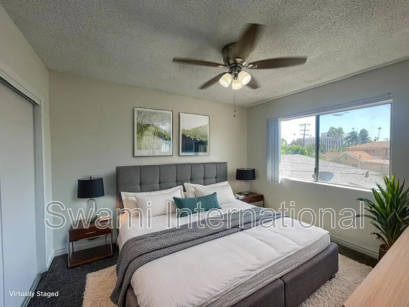 2 bed, 1.0 bath, 900 sqft, $2,250 — Photo 2