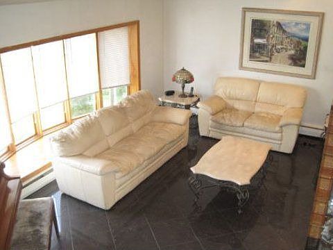 3rd image of 911 Jewel Dr