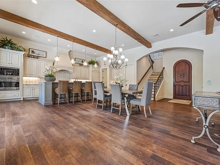 10243 Mattraw Pl — Photo 4