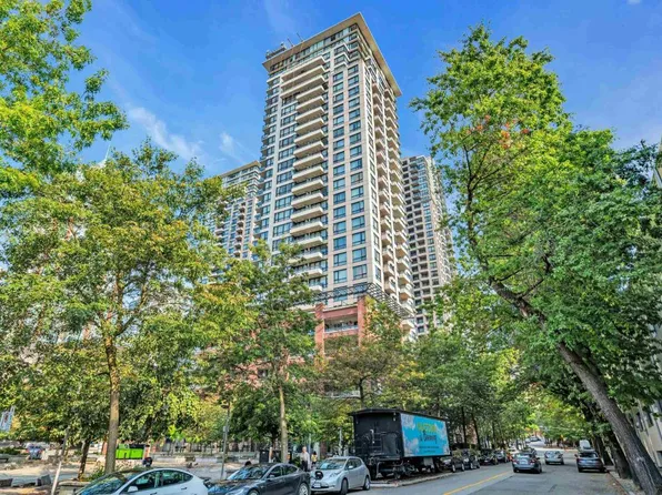 977 Mainland St, Vancouver, BC
