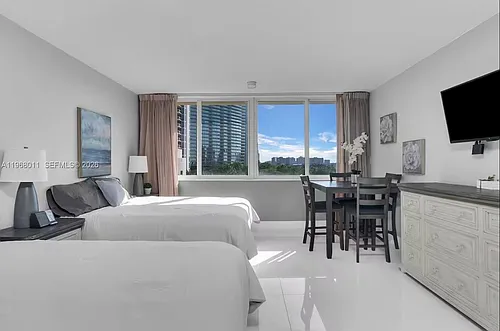 19201 Collins Ave Photo 1