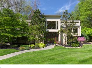 924 Roscommon Rd, Bryn Mawr, PA 19010