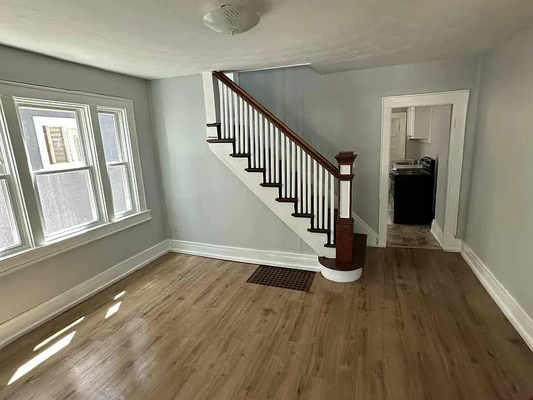 277-79 N Midler Ave N #277 — Photo 2