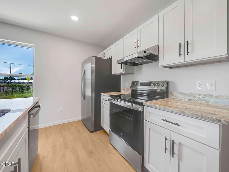 122 N East Ave #B — Photo 7