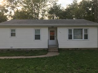 201 N Polk St, Athens, IL 62613