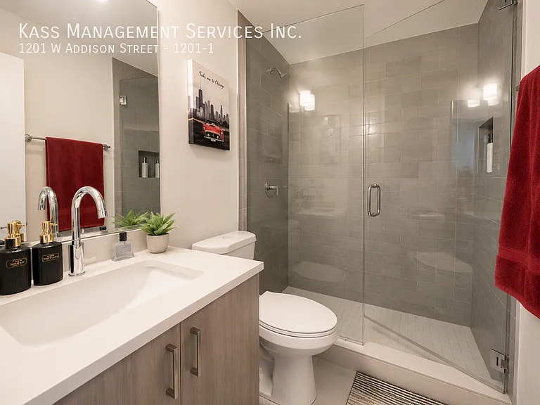 1201 W Addison St #1 — Photo 10