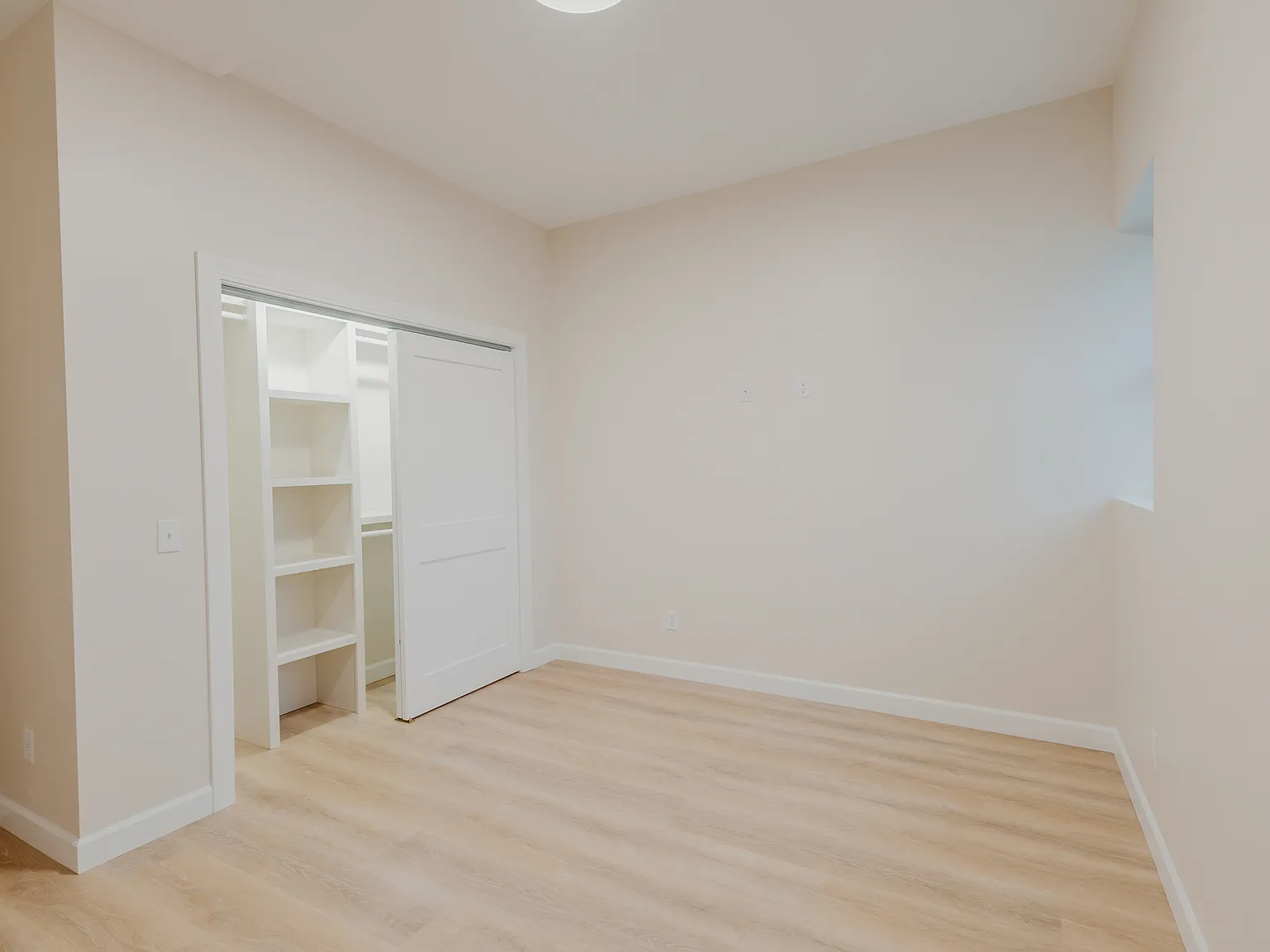 2 bed, 1100 sqft, $1,450 — Photo 2
