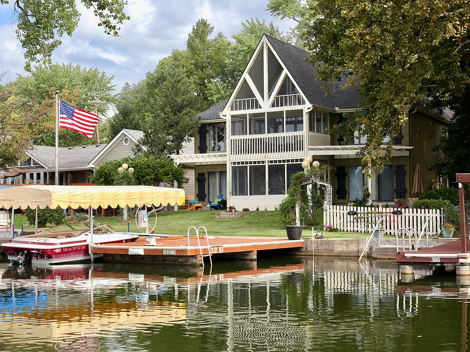 1st image of 32 Dockside Dr