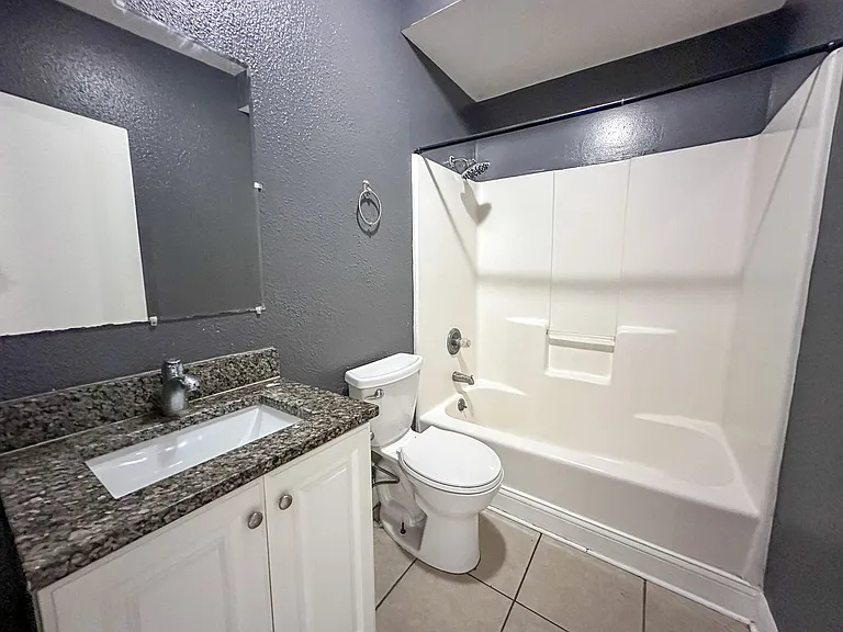 613 Fuller Ave SE — Photo 6
