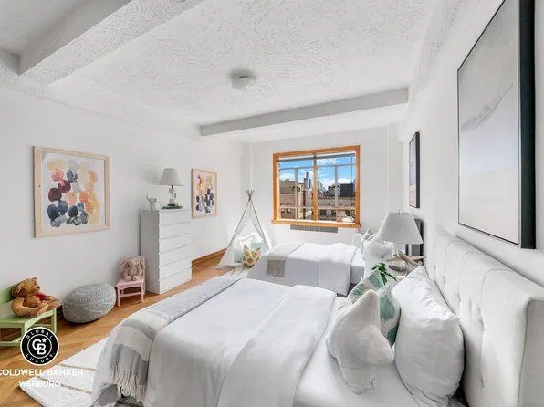 140 Riverside Drive image 10 of 18