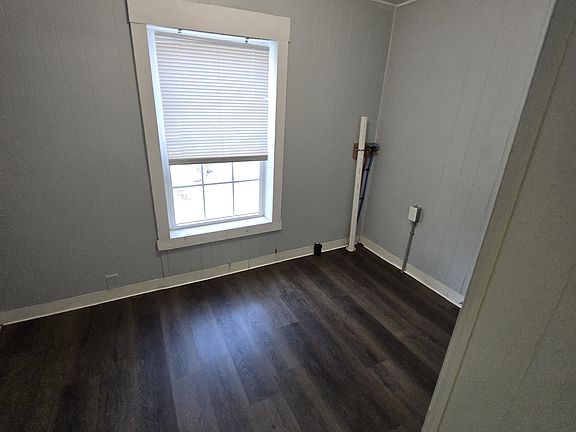 5th image of 301 W Courtois St #1
