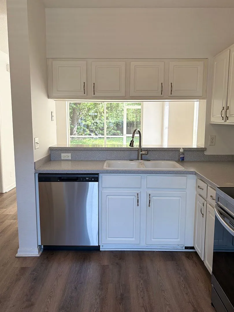 **Coming Soon** 2/2.5 Townhomes for Rent in Fort Myers — Photo 3
