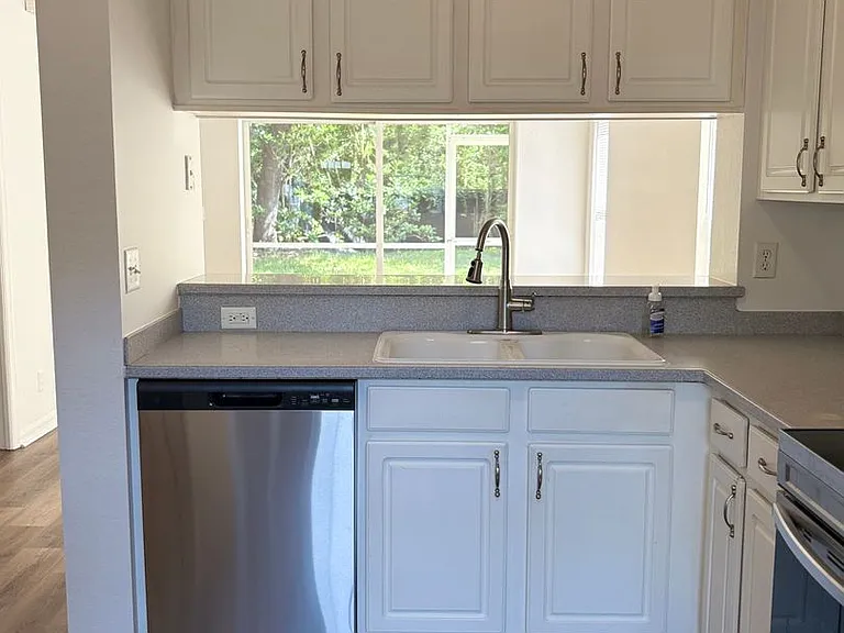 8079 Pacific Beach Dr — Photo 3