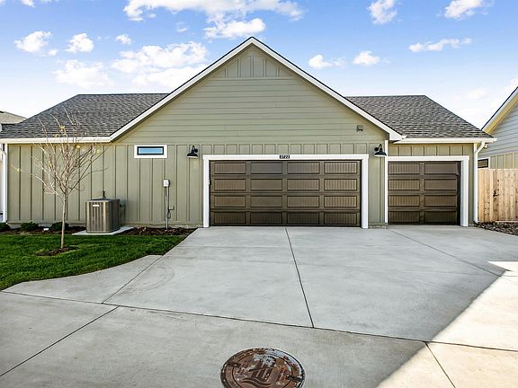 3rd image of 2722 W Shearwater