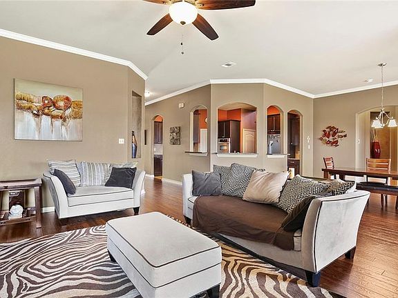 5th image of 1304 Catherine Ln