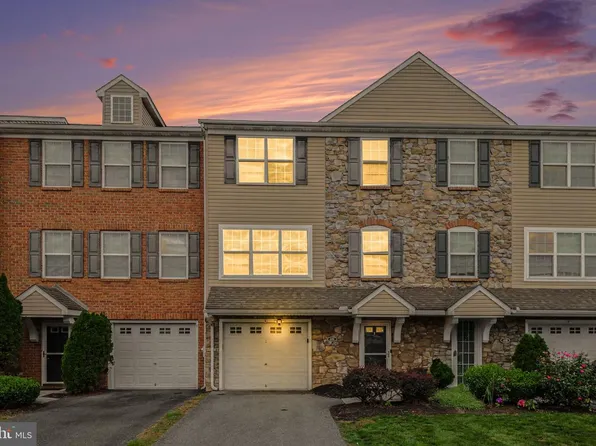 406 Eisenhower Dr, Carlisle, PA 17013