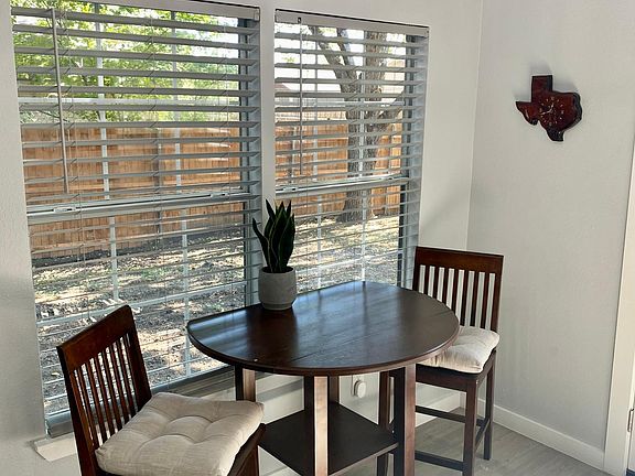 5th image of 1214 Tiffany Ln