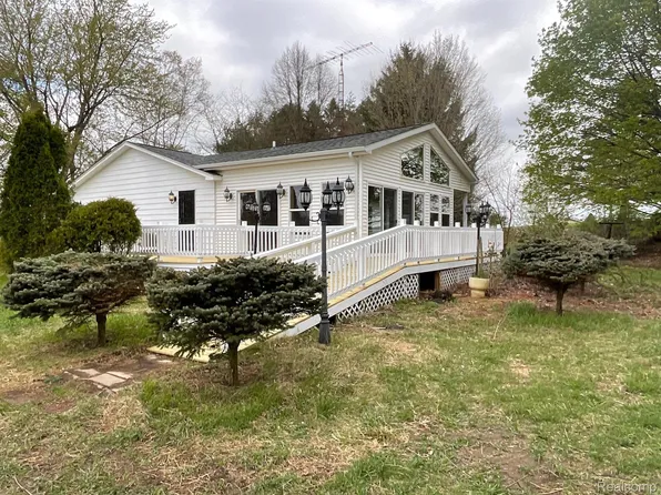 6354 Cyclone Rd, Otter Lake, MI 48464