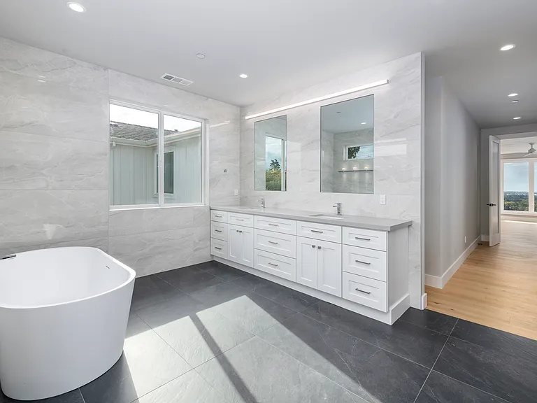 2661 Carol Dr — Photo 6