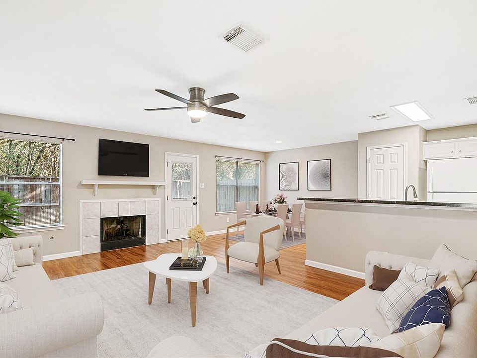 1st image of 6 Verbena Bend Pl