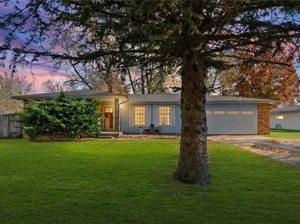 102 Huntington Park, Catlin, IL 61817