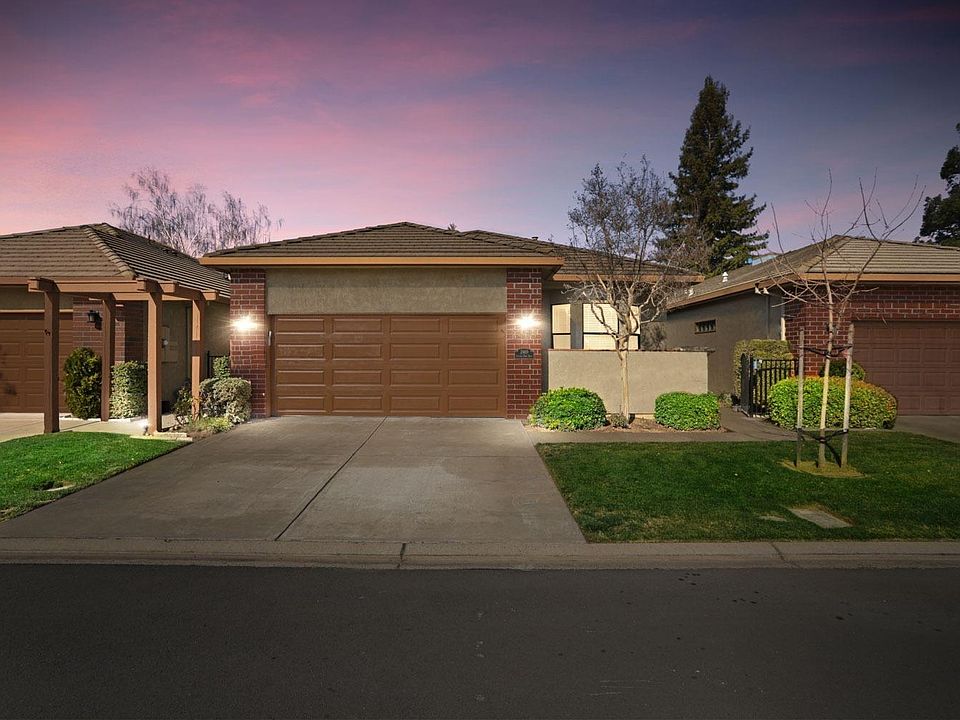 1st image of 2469 Central Park Dr