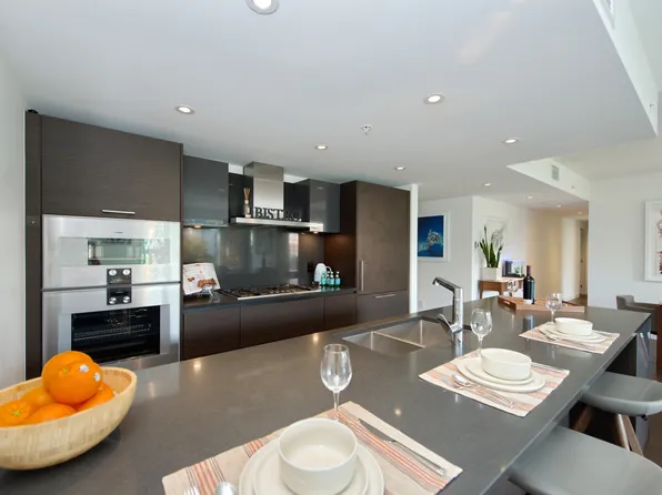 1561 W 57th Ave #707, Vancouver, BC V6P 0H5