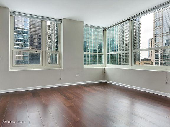 4th image of 345 Lasalle St #2705