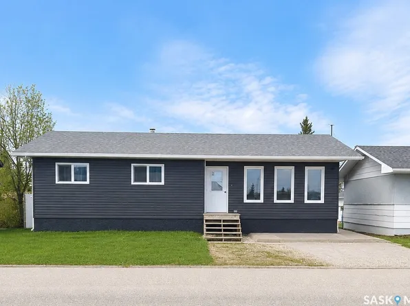 204 Railway Avenue W, Shellbrook, SK S0J 2E0