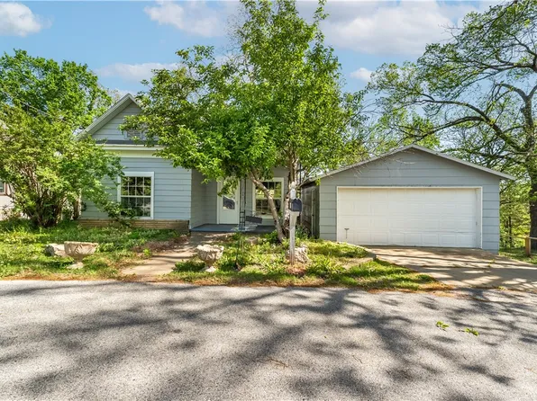 615 E Electric St, Rogers, AR 72756