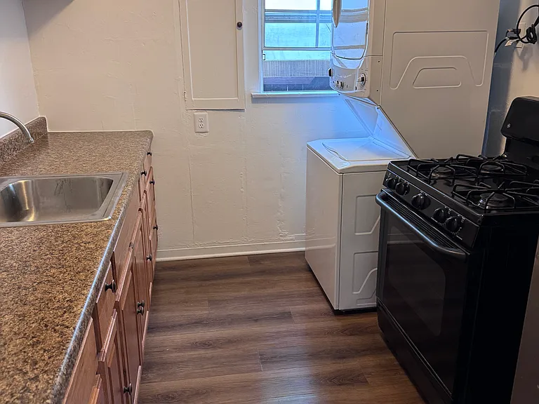 3349 Brayton Ave — Photo 14