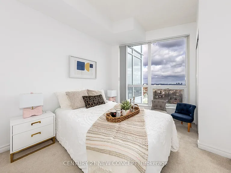 18 Holmes Ave #1812 — Photo 16