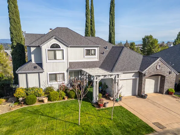 1025 Chardonnay Walk, Redding, CA 96001