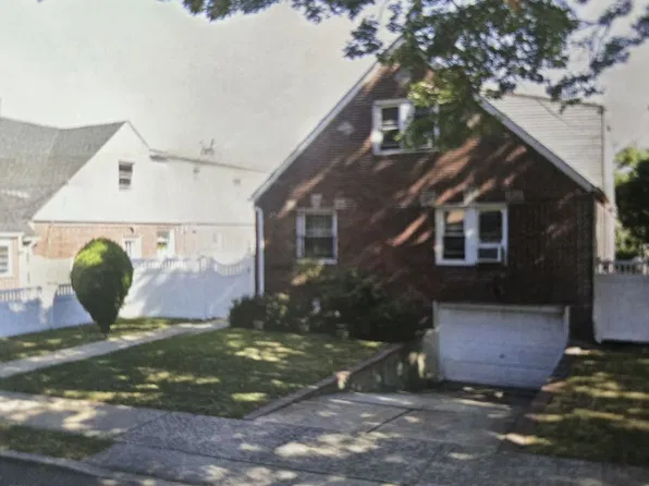 14719 84th Rd, Jamaica, NY 11435