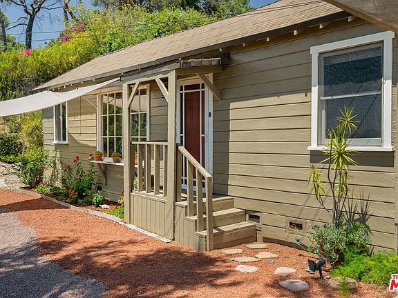 5th image of 3104 Roderick Pl