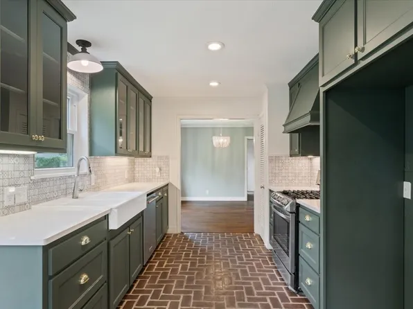 425 White Hall Rd, Woodway, TX 76712