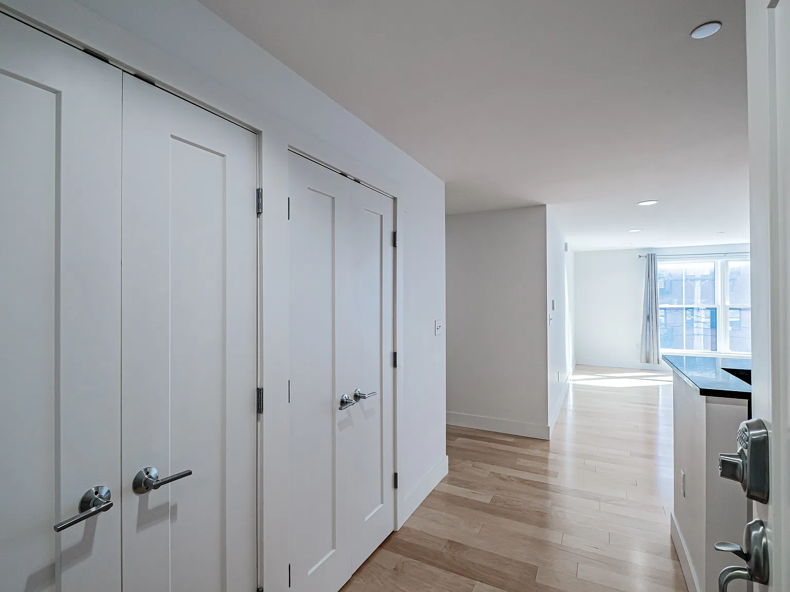 2 bed, 1185 sqft, $3,995 — Photo 4