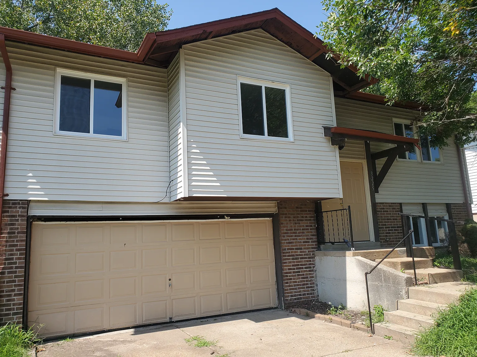 3 bed, 1061 sqft, $1,786 — Photo 1